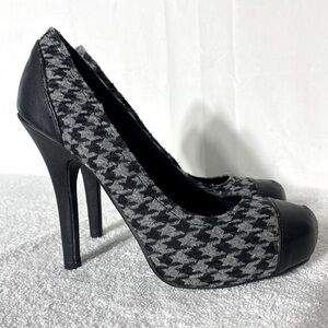 Le Chateau Black Grey Houndstooth Round Toe Stiletto Heels 8